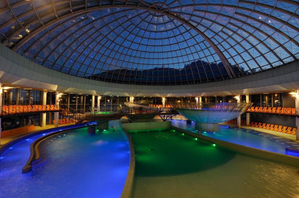 Hotel Thermana Park Lasko**** Superior Exteriör bild